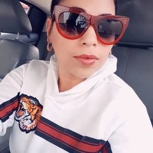 Meet your Posher, Naomy